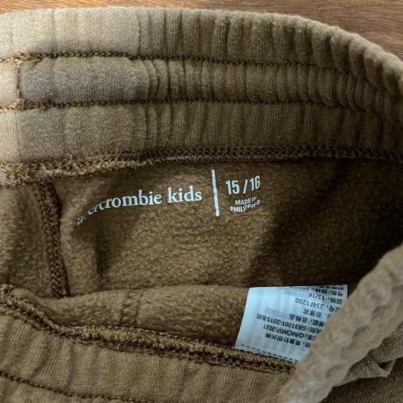 Abercrombie & Fitch Khaki Fleece Lined Pants - Picture 4 of 6